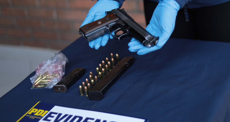 Ex funcionario PDI fue formalizado por amenazas a Carabineros y porte ilegal de arma de fuego y municiones.