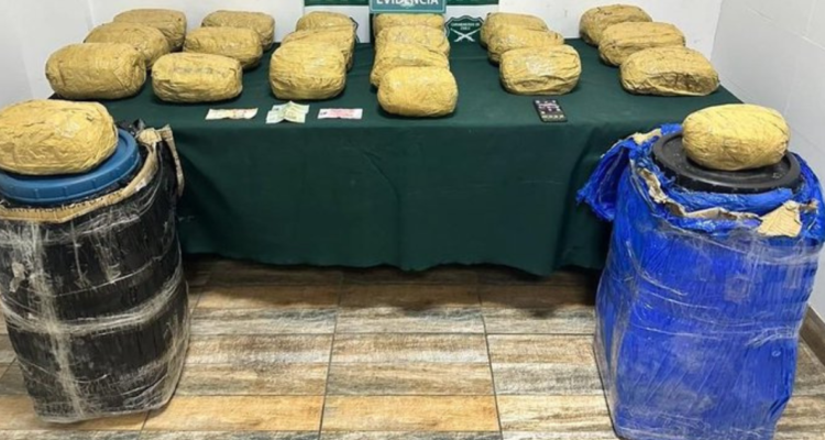 dos tambores de marihuana