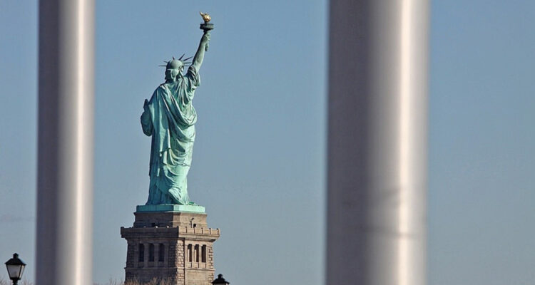 EEUU reporta “gran escasez” de mano de obra en las empresas y admite necesaria “una mayor migración”