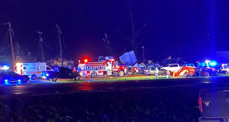 EEUU más de 20 muertos deja el paso de un tornado en Misisipi