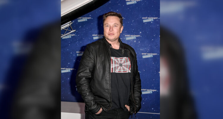 Elon Musk tiene ojo puesto en litio de Chile: Sus ejecutivos de Tesla tuvieron contactos con Gobierno