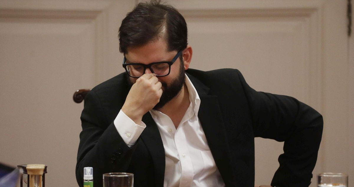 Casi un 80% está de acuerdo o muy de acuerdo con un cambio de Gabinete según encuesta Data Influye