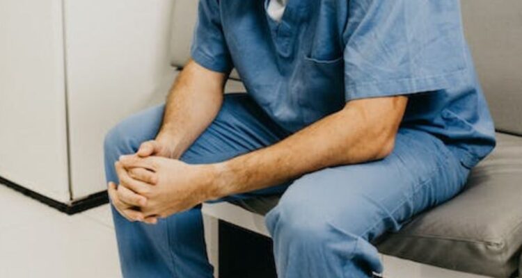 Detienen a TENS acusado de abuso sexual contra alumna durante taller de enfermería en Ancud