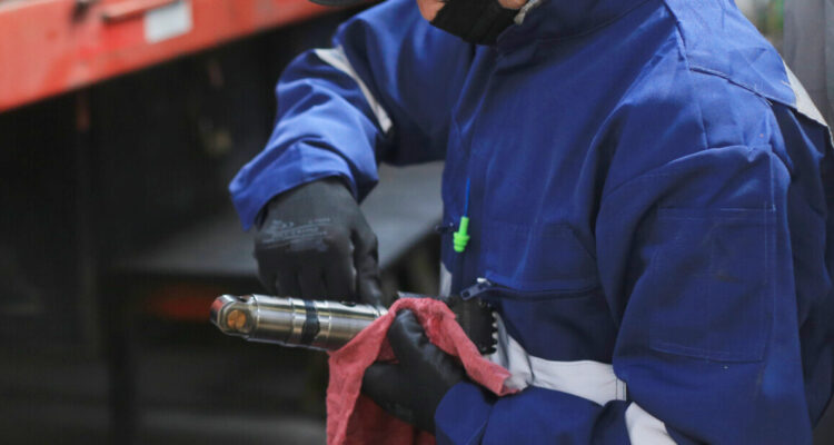 Indagan a banda de “falsos mecánicos” que estafan a automovilistas en Chillán, Concepción y Santiago