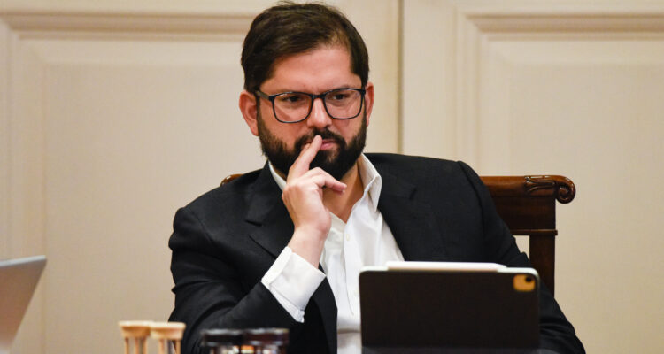 Boric admite que condonación del CAE no es lo más prioritario: Se necesitan recursos para concretarlo