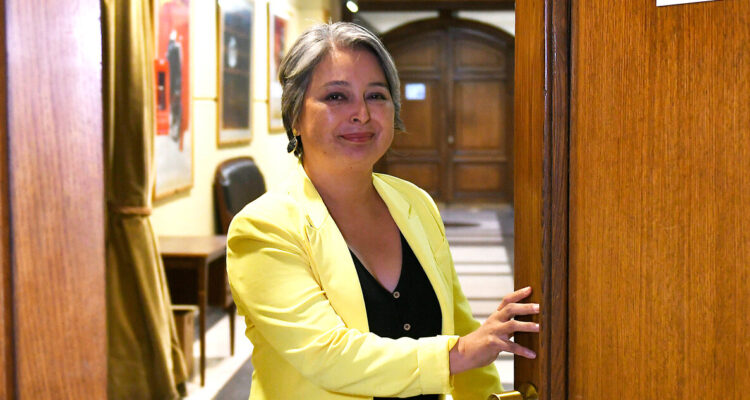 Ministra Jara y autopréstamo