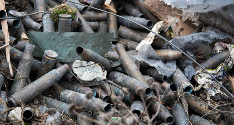 Cómo la guerra en Ucrania envenena y pudre el suelo europeo