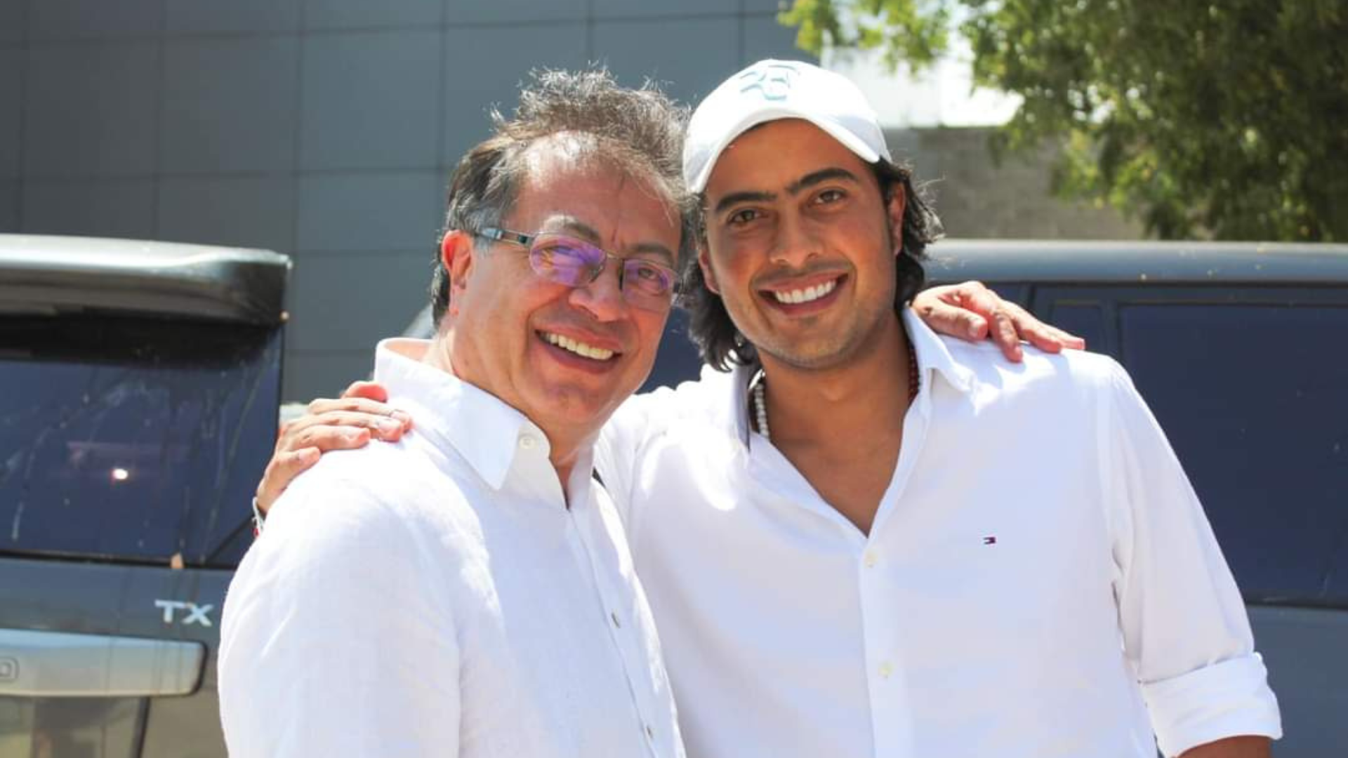 Gustavo y Nicolás Petro