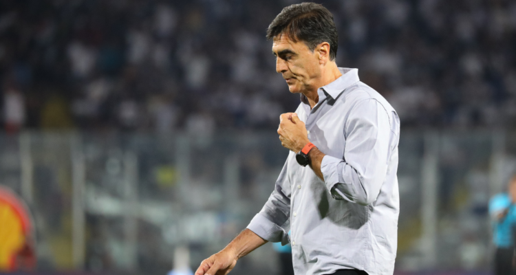 Gustavo Quinteros ya tiene un nuevo dolor de cabeza para el Superclásico ante los Azules.