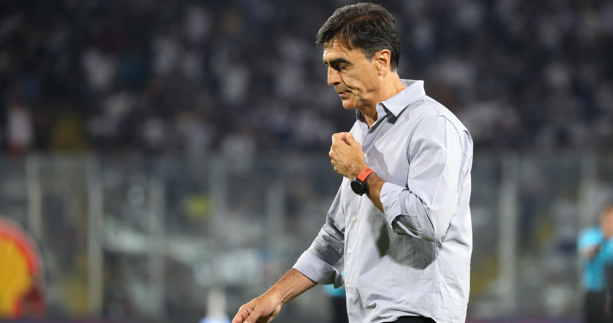Gustavo Quinteros ya tiene un nuevo dolor de cabeza para el Superclásico ante los Azules.