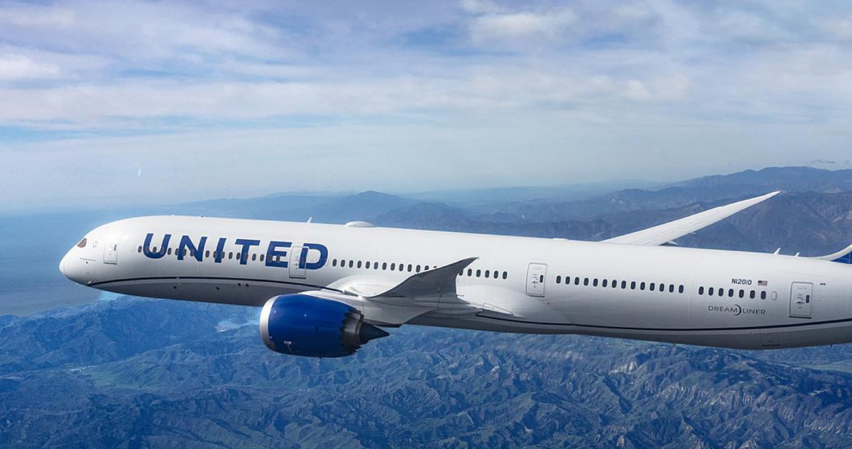 Hombre intenta abrir puerta de emergencia en pleno vuelo de EEUU