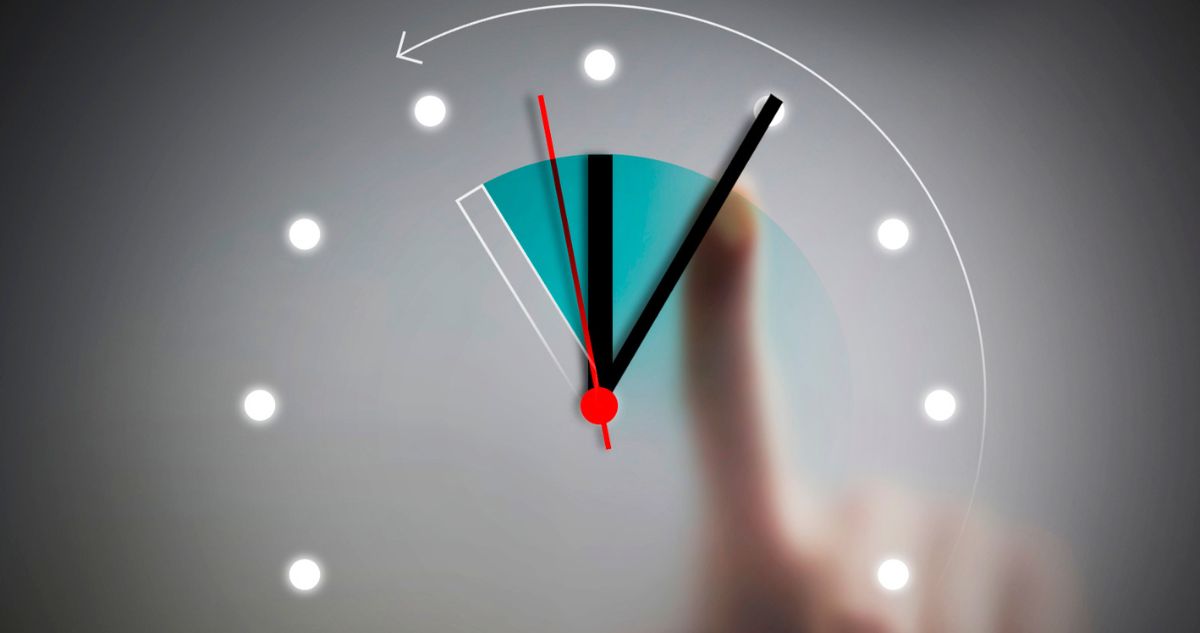 Cuándo es el cambio de hora en Chile y qué pasa con los relojes para pasar del horario de verano al de invierno ¿Se adelantan o se atrasan?