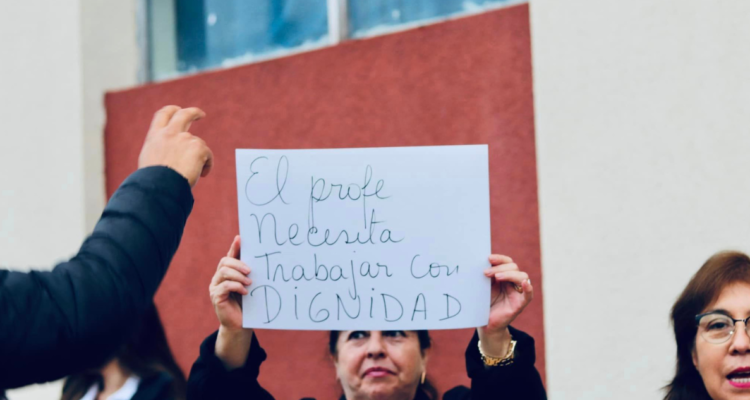 Sindicato de Colegio Etchegoyen inicia huela indefinida