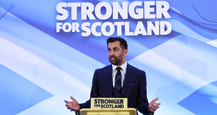 Humza Yousaf se convierte en el nuevo líder del Gobierno escocés