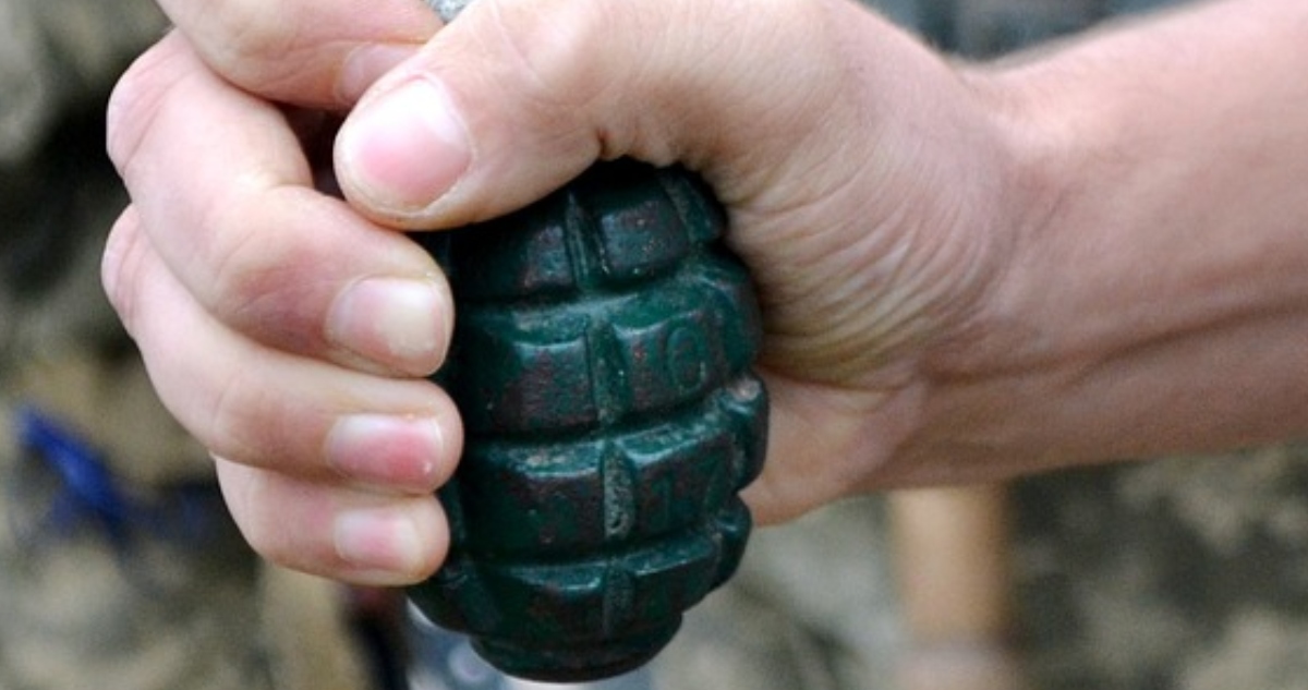 Incautan granada de uso militar a líder de organización dedicada al tráfico de drogas en Los Ángeles