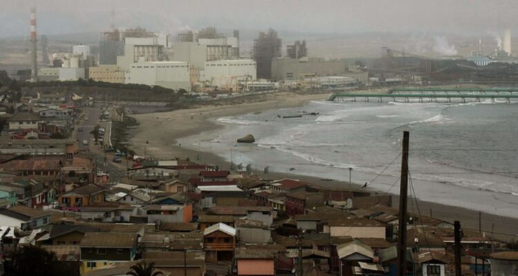 Casi 100 intoxicados en las últimas 24 horas por contaminación en Quintero: “No sabemos qué puede ser”