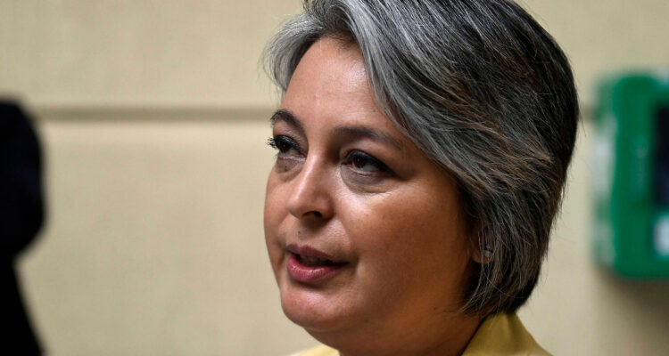 “No es justo”: Ministra del Trabajo profundiza en su rechazo al proyecto de autopréstamo