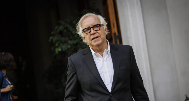 Exministro Jorge Burgos asumió como nuevo presidente de la Asociación de Mutuales