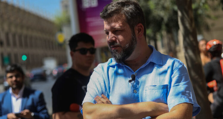 Kaiser pide informe del SML que acredite ceguera de Campillai: documento existe desde 2020