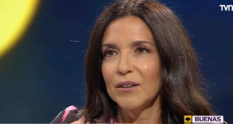 La animadora de televisión Karla Constant hablando de su padre.