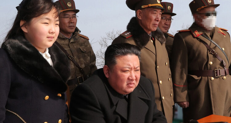 Kim Jong-un dirigió un ejercicio de contraataque nuclear en Corea del Norte