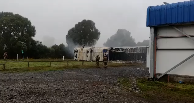 La Araucanía: ataque incendiario consumió instalaciones de empresa salmonífera en Vilcún