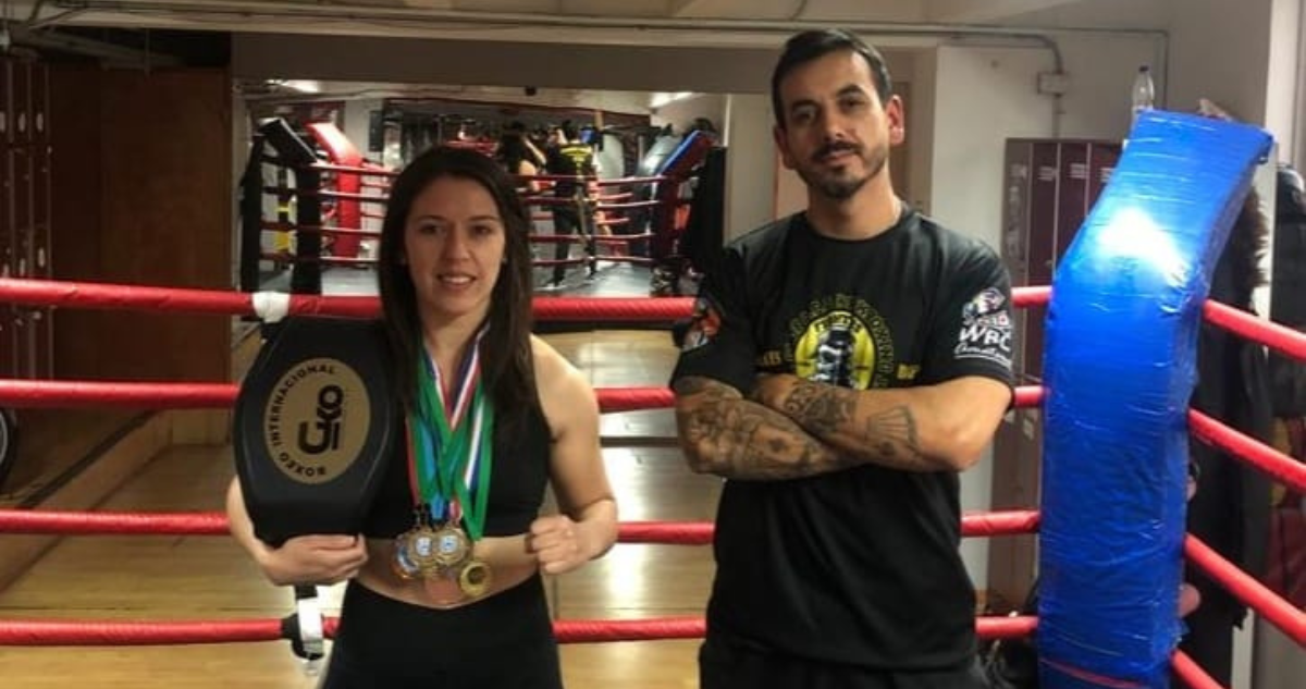Marilyn ‘La Porfiada’ Ortega y su coach Claudio ‘Jota Jota’ Jara.