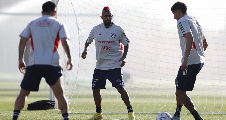 Los jugadores de La Roja ya saben lo que podrán hacer en la despedida de Esteban Paredes.