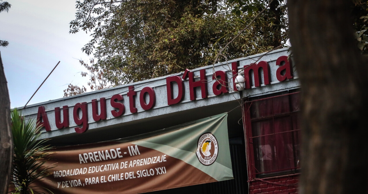 Resultado de sumario contra director del Liceo Augusto D’Halmar en Ñuñoa se conocería esta semana