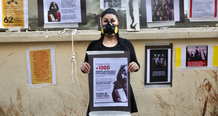 Crimen imperdonable líder supremo de Irán condena envenenamiento masivo con gas de niñas