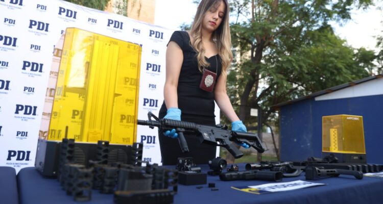 Operativo “Armero 3D” deja cuatro detenidos e incautan impresoras que confeccionaban partes de armas