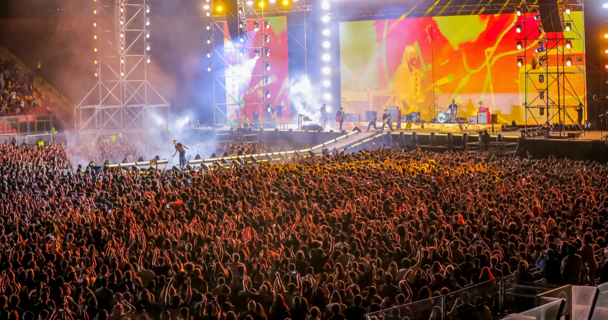 Los Bunkers regresan en grande en el Estadio Santa Laura con canción nueva y un show histórico