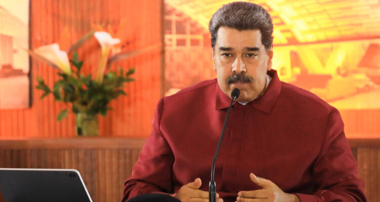 Maduro acepta renuncia de ministro de Petróleo en medio de escándalo por corrupción