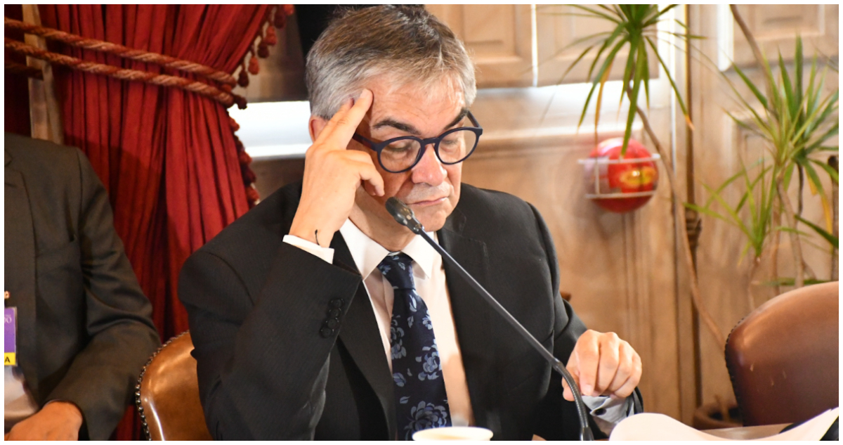 Marcel pone paños fríos a cifra de desempleo: “No hay deterioro significativo del mercado del trabajo”