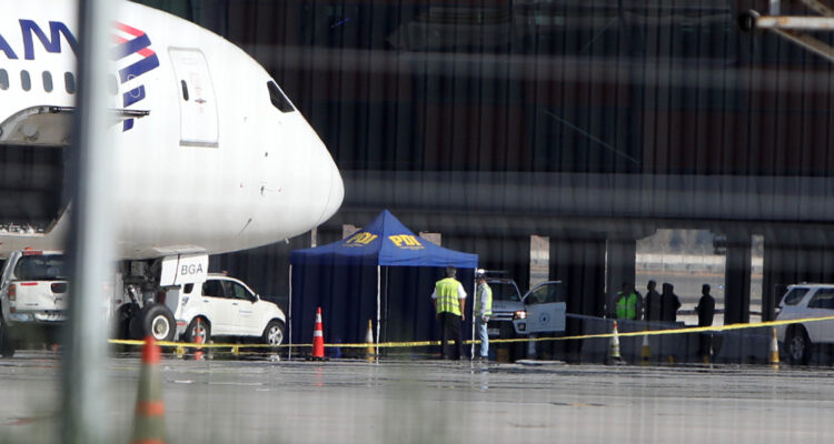 “Asalto comando y feroz tiroteo”: medios extranjeros reaccionan a balacera en aeropuerto de Santiago