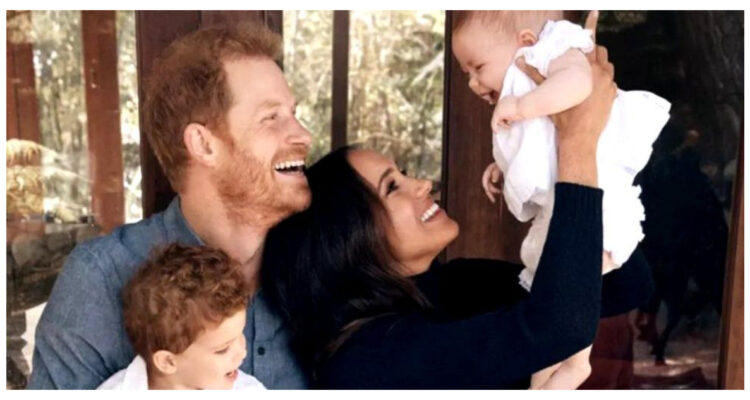 DUQUES DE SUSSEX CON SUS HIJOS