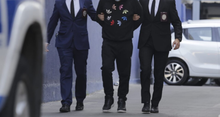 Creaban perfiles falsos para asaltar a conductoras: detienen a dos menores por 16 robos en Valdivia