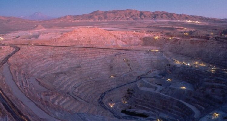 Minera Escondida reclama ante Primer Tribunal Ambiental por millonaria sanción de la SMA