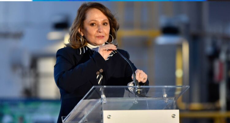 Ministra de Minería tilda al litio como el “salitre del futuro” y que se trabaja en Política Nacional