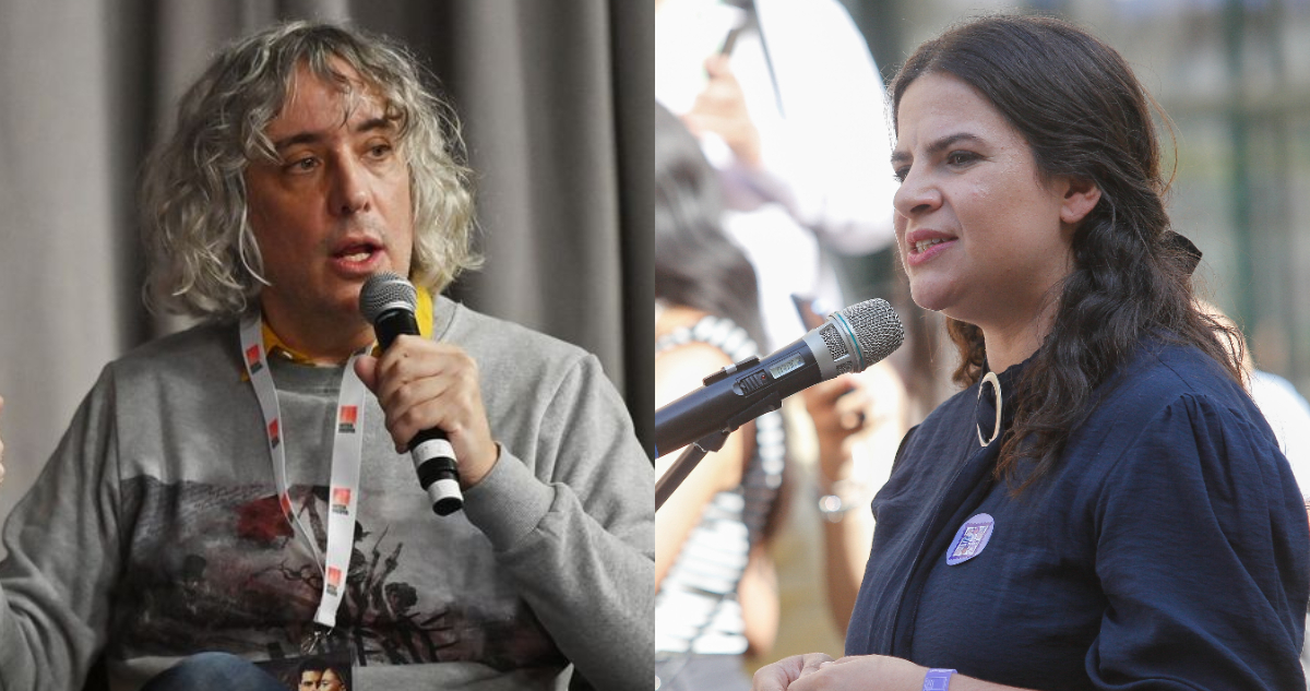 José Ignacio “Chascas” Valenzuela habla serio en una conferencia de prensa. A su lado, la ministra Orellana dando un discurso.