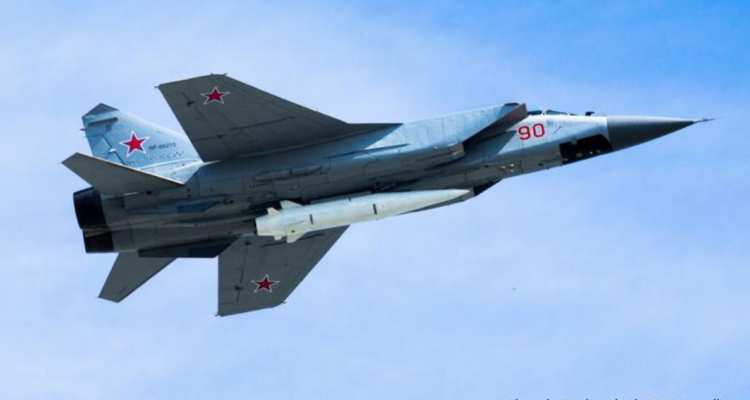 Archivo | Un MiG-31 con un misil hipersónico Kinzhal