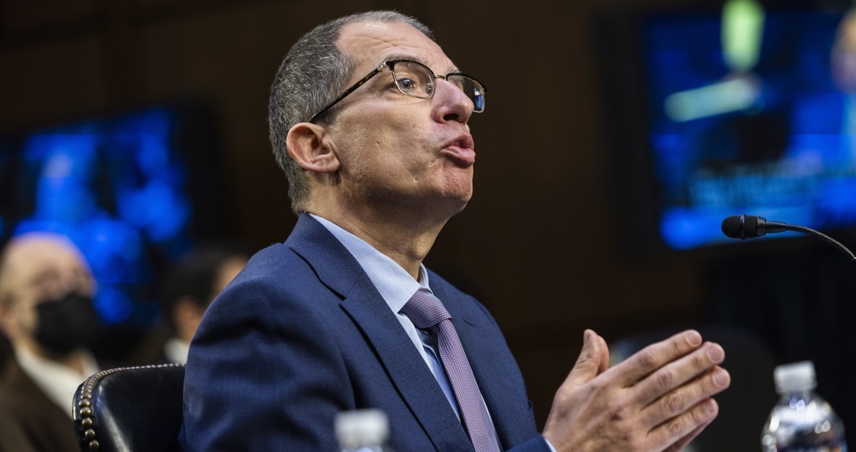 El director ejecutivo de Moderna justificó ante el Senado de EEUU la decisión de cuadruplicar el precio de la vacuna contra la covid.
