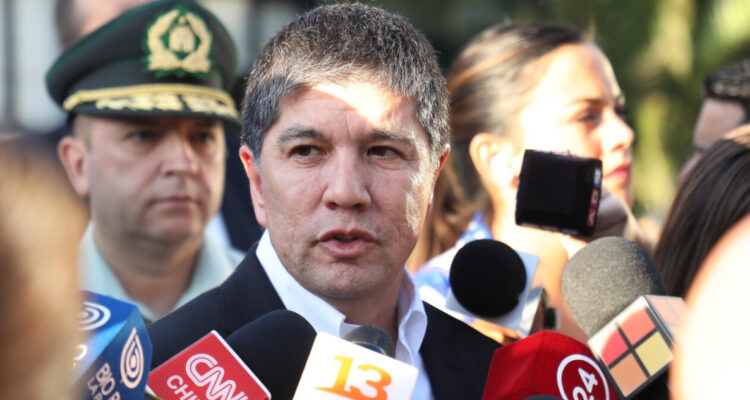 Subsecretario de Interior califica como “de mediano riesgo” al peligroso funeral narco en Valparaíso