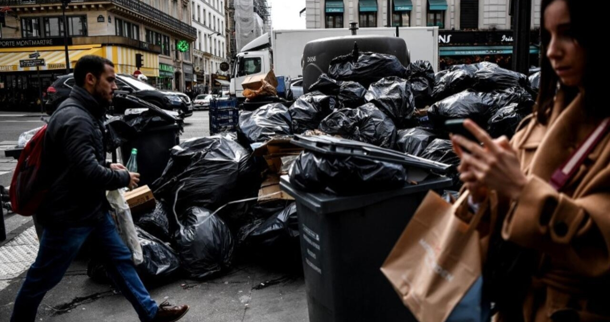 Montañas de basura en París: huelga de recolectores deja 7.000 toneladas de desechos en Francia
