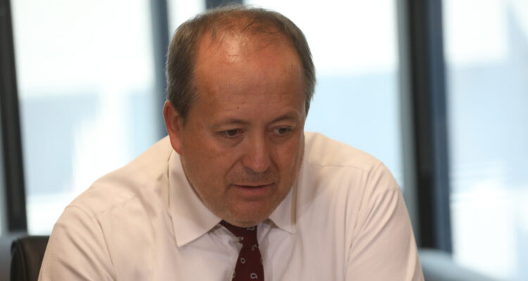 La arremetida de Carter que hizo recular a fiscal nacional en batalla mediática por narco-casas