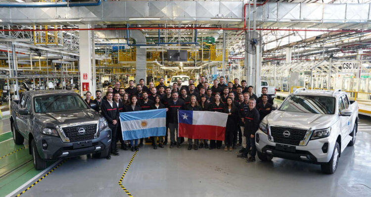Nissan anuncia que modelo producido en Argentina que ya se exportó para ser vendido en Chile