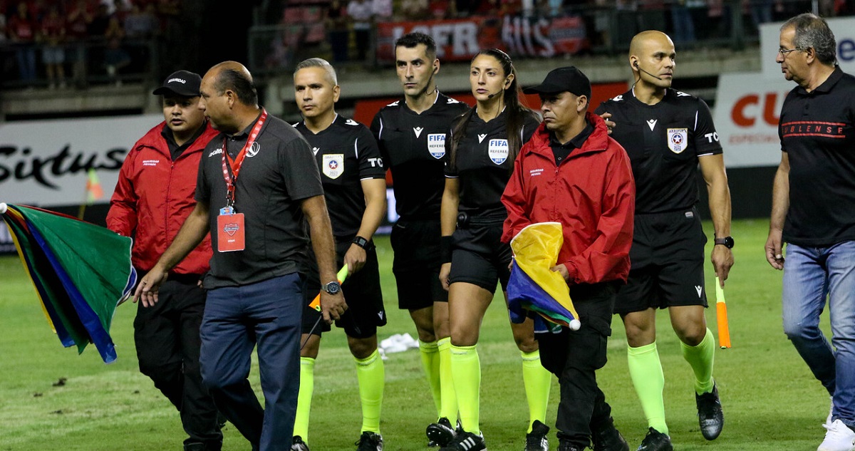 Plantel de Ñublense habría agredido a un juez en el duelo ante Católica
