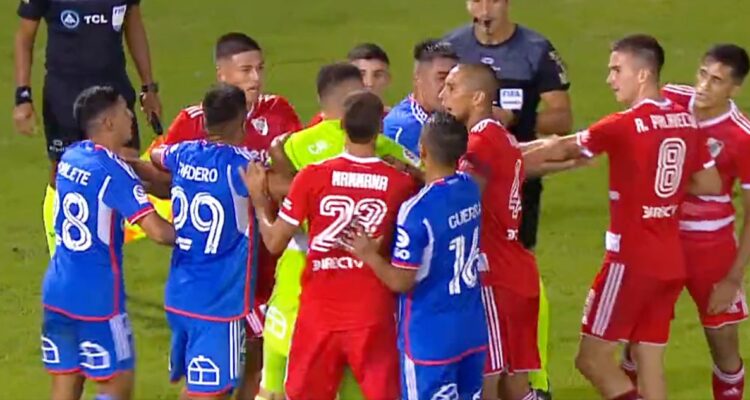 Pablo Solari se enfrascó en pelea con Morales y Campos en el River-La U