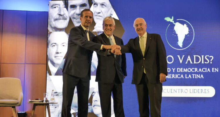 Piñera y Macri firman carta de expresidentes de derecha en apoyo a Guillermo Lasso