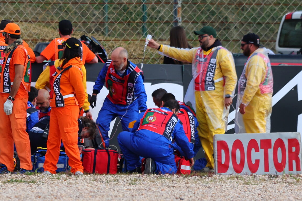 La brutal caída de Pol Espargaró en el Moto GP de Portugal.